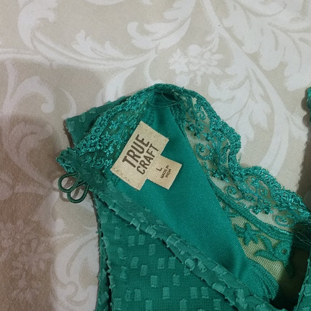 Girls top - Picture 3 of 3